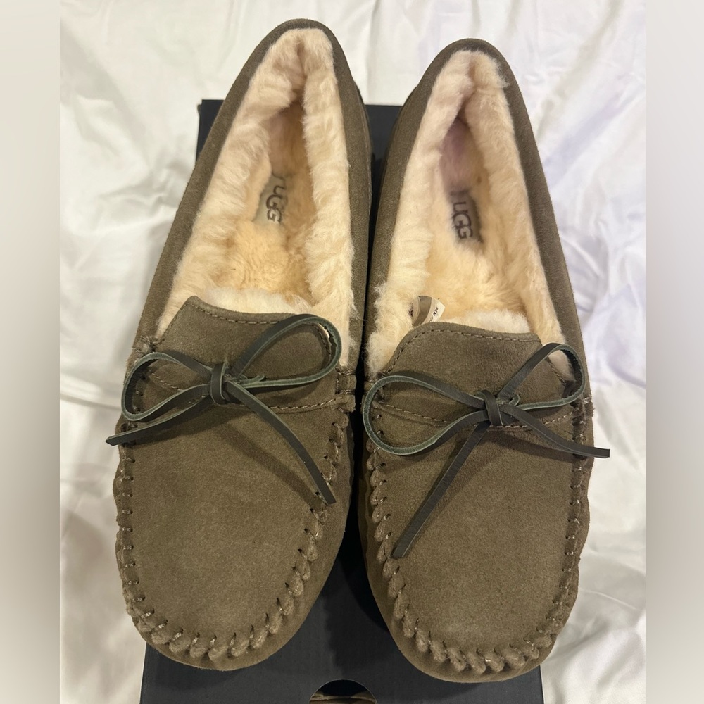Brand new Men’s Ugg Slipper, in the box